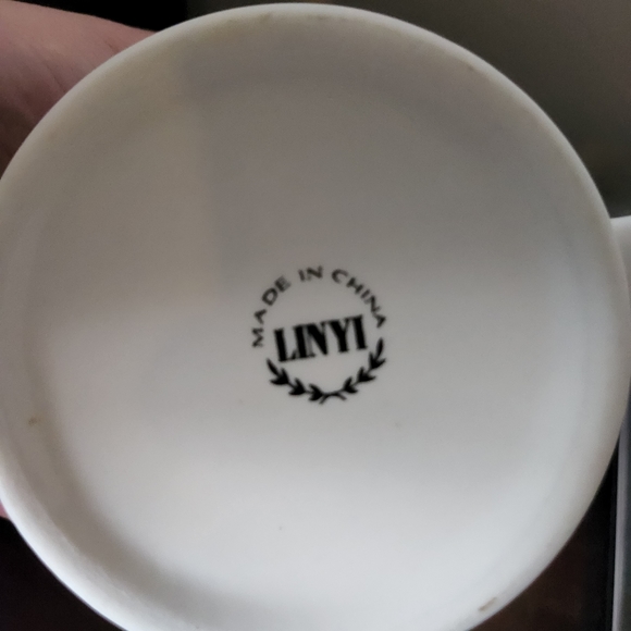 FREE with purchase--Vintage 90s Planet Hollywood mug - Picture 4 of 5